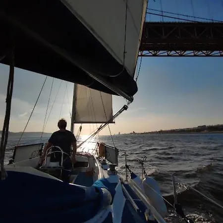 Corsair Expeditions Doca De Belem 보트호텔 리스본